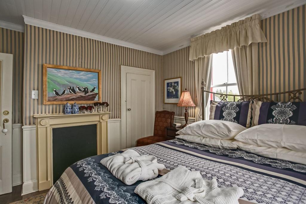 George House Heritage Bed And Breakfast Dildo Εξωτερικό φωτογραφία