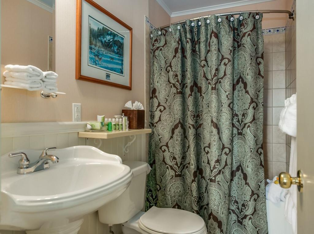 George House Heritage Bed And Breakfast Dildo Εξωτερικό φωτογραφία